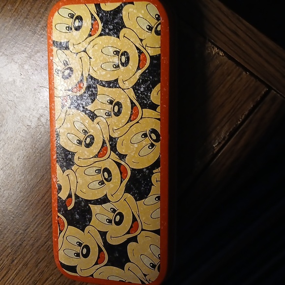 Mickey  mouse  can - Picture 2 of 4